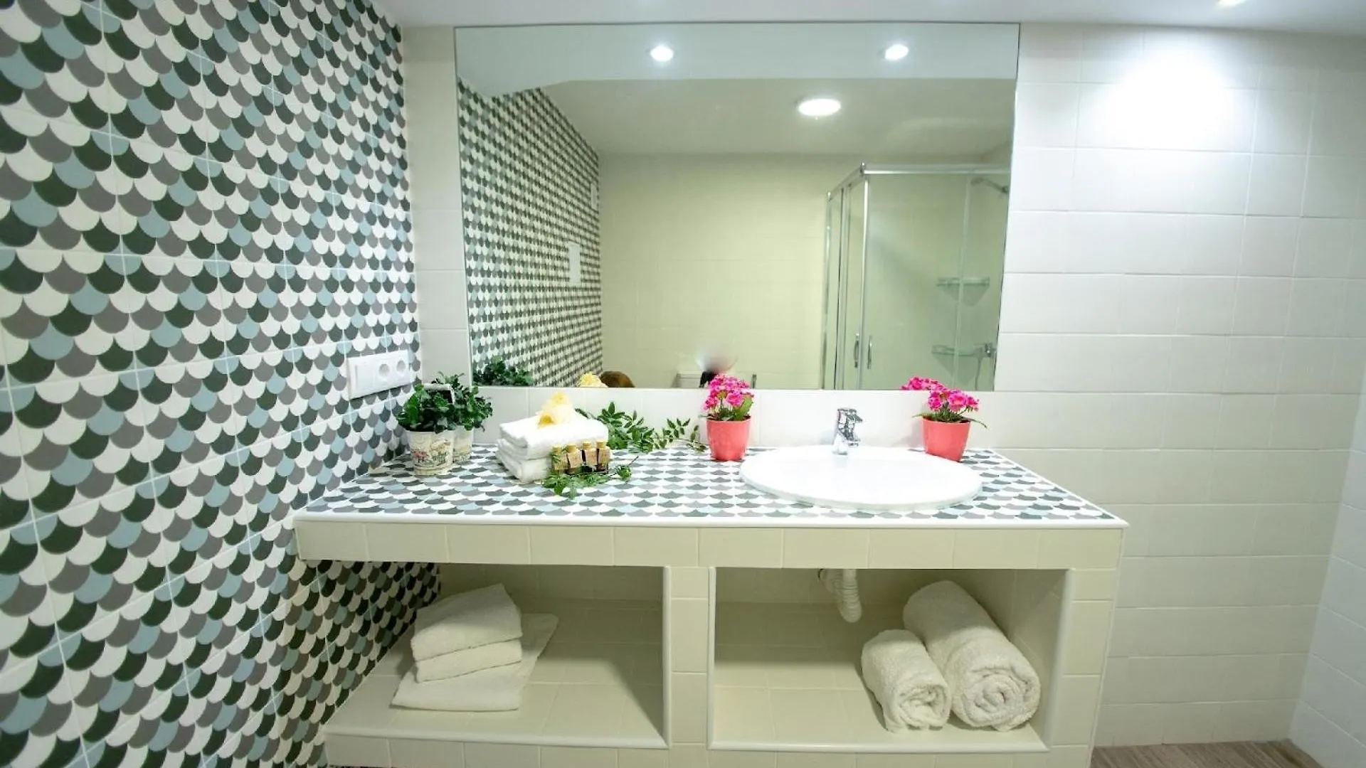 Ferienhaus Mit Privatpool Fuer 12 Personen Ca 280 Qm In Miami Platja, Costa Dorada Miami Playa Holiday home